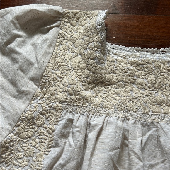 Mi Golondrina Beige Floral Embroidered Top Sz L - Picture 3 of 5